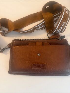 Wrangler Brown Leather Crossbody Wallet with Branded Strap